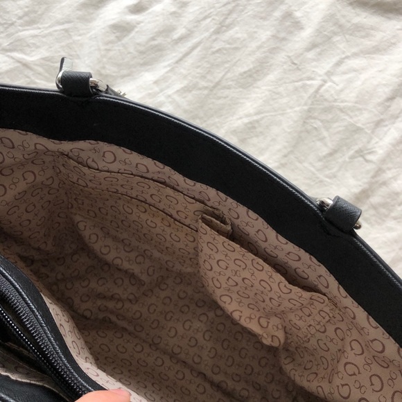 GUESS elite tote - Picture 8 of 8